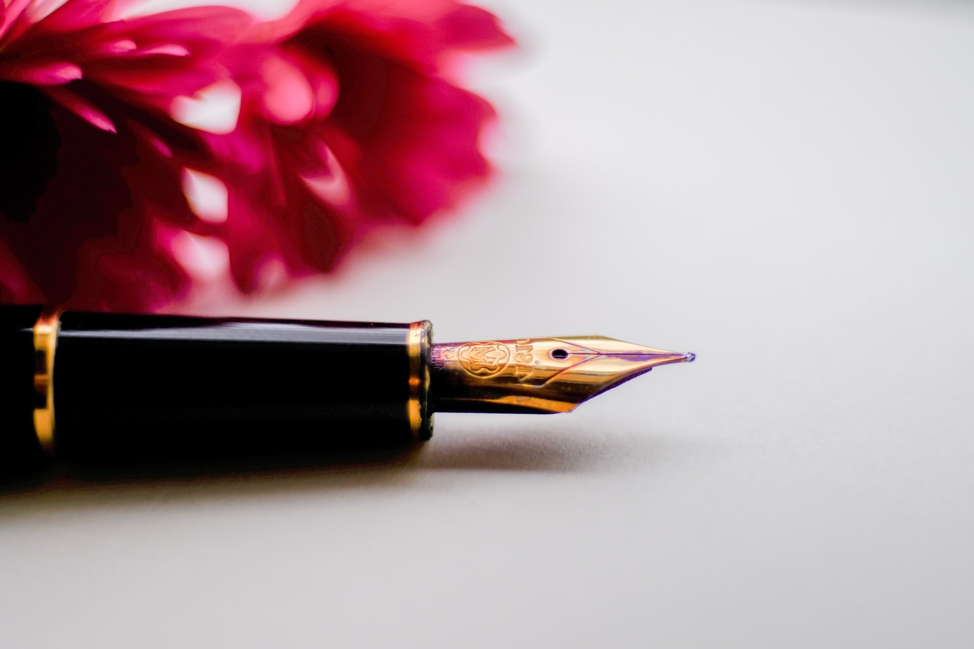 calligraphy-pen-with-flowers
